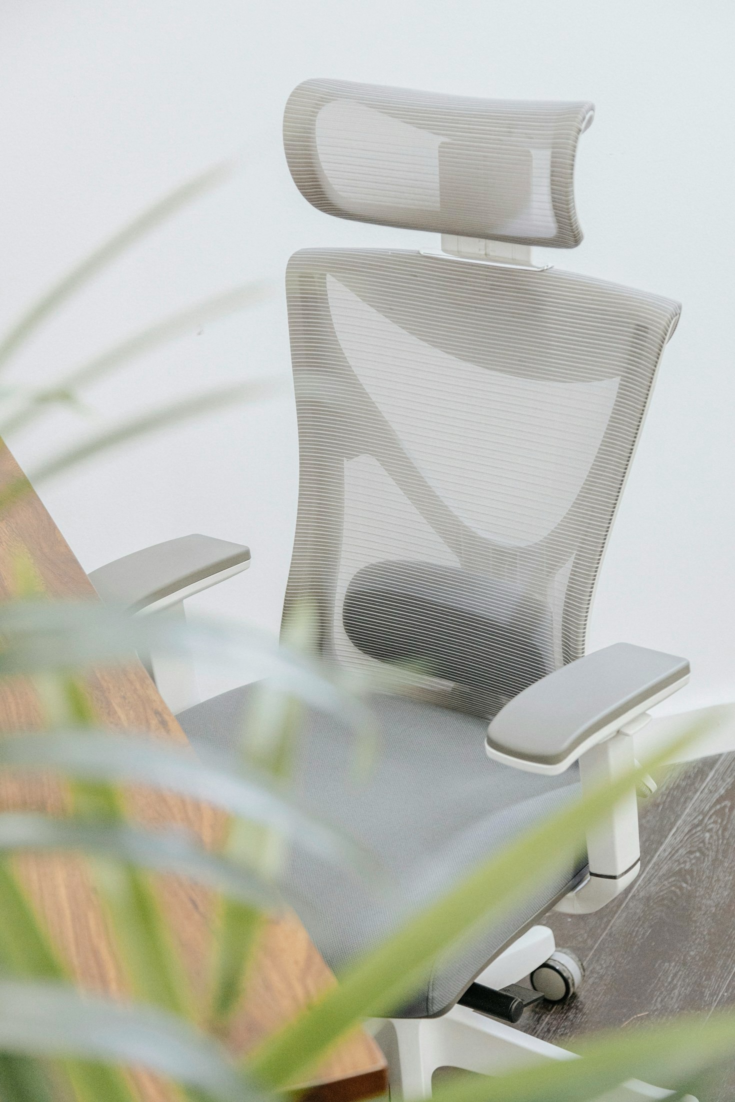 Top 5 Benefits of Ergonomic Office Furniture